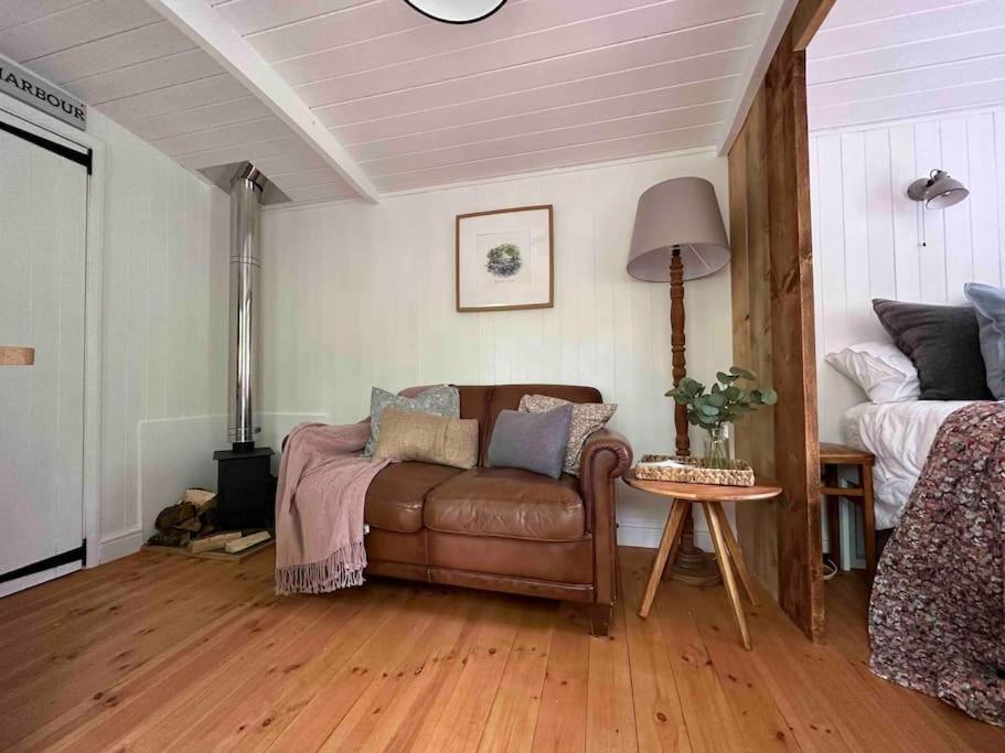 Cornwall Woodland Shepherd'S Hut Deirdres Hut 보드민 외부 사진