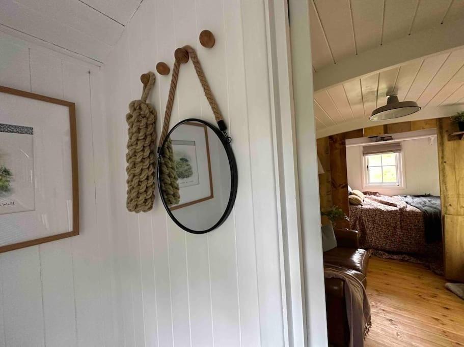 Cornwall Woodland Shepherd'S Hut Deirdres Hut 보드민 외부 사진