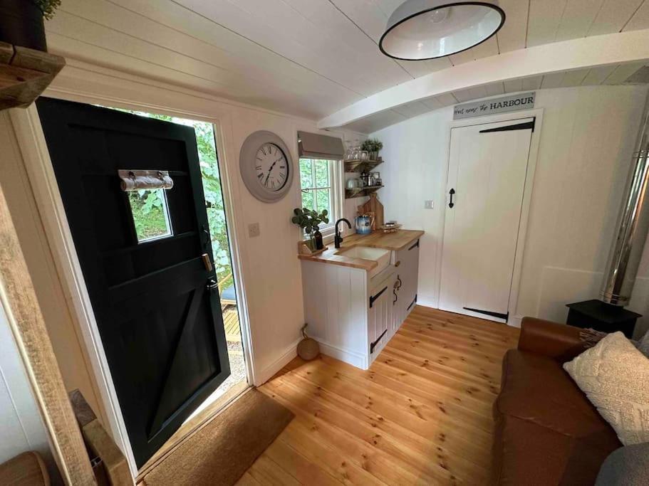 Cornwall Woodland Shepherd'S Hut Deirdres Hut 보드민 외부 사진