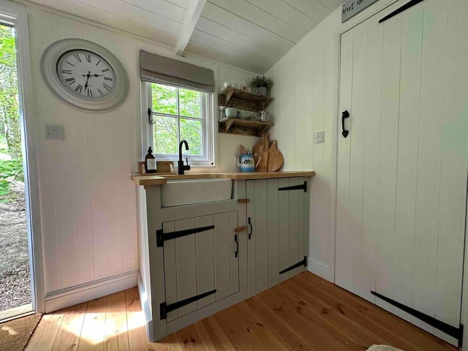 Cornwall Woodland Shepherd'S Hut Deirdres Hut 보드민 외부 사진