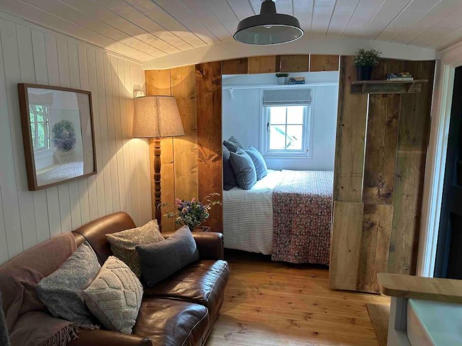 Cornwall Woodland Shepherd'S Hut Deirdres Hut 보드민 외부 사진