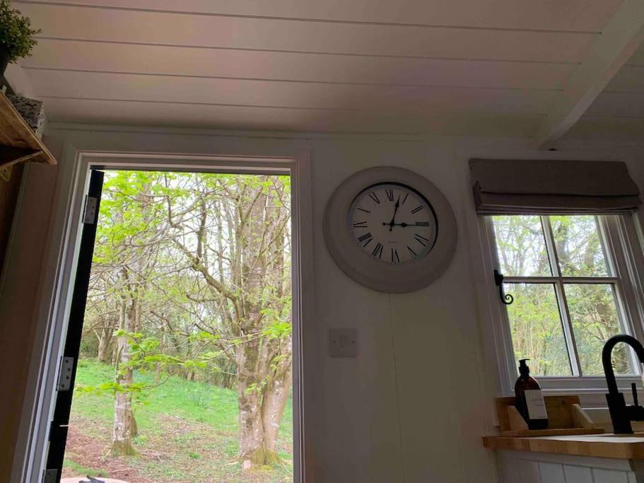 Cornwall Woodland Shepherd'S Hut Deirdres Hut 보드민 외부 사진