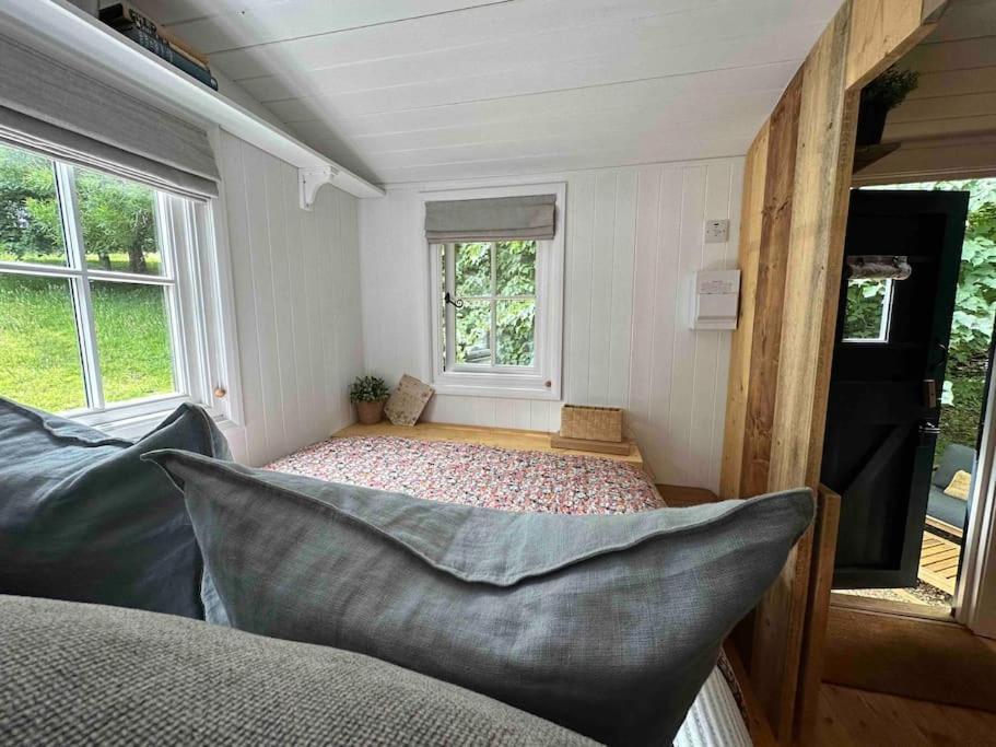 Cornwall Woodland Shepherd'S Hut Deirdres Hut 보드민 외부 사진